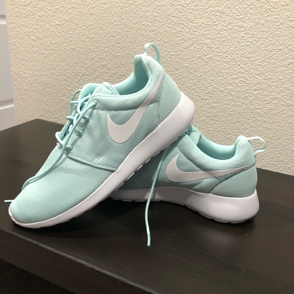 Brand New Nike shoes.  Never worn!!